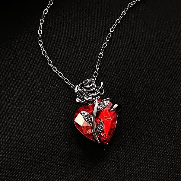 ⁦Punk Rose Love Necklace Fashion Personality Heart-shaped Clavicle Chain Pendant Necklace For Valentine's Day⁩ - الصورة ⁦2⁩